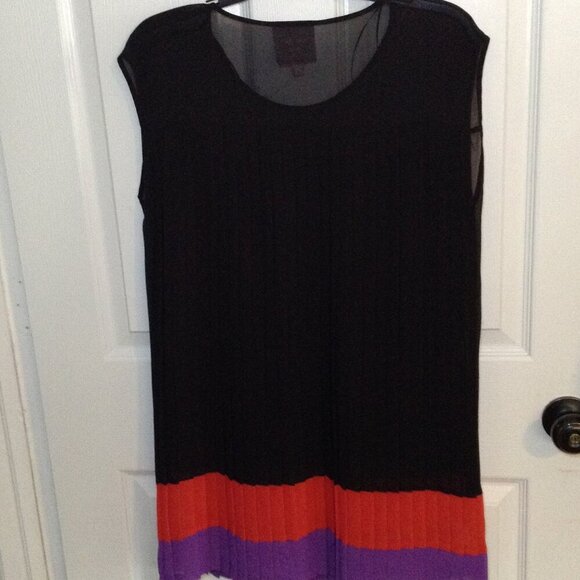 NWOT Romeo & Juliet Coutur "M",Haute Couture, Quiet Lux, WallStreet, Avant Garde - Picture 4 of 5